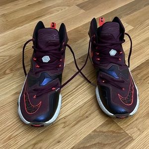 NIKE LEBRON 13